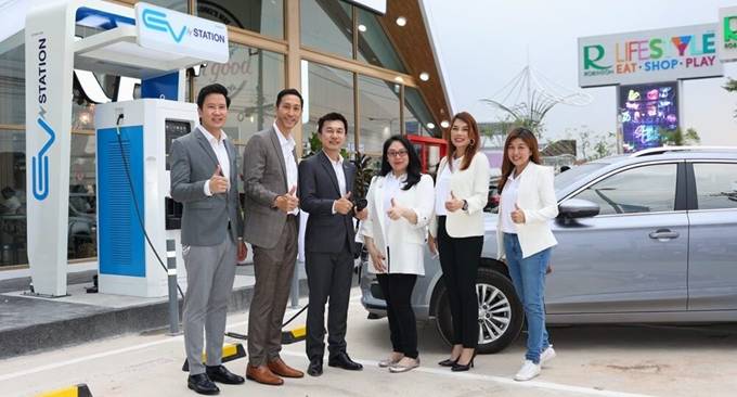 “โออาร์” รุกขยายสถานีชาร์จรถยนต์ไฟฟ้า EV Station PluZ ในศูนย์การค้าโรบินสัน